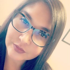 Meet your Posher, Valerie